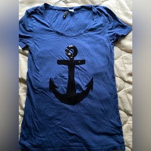 HM Divided size 4 Anchor tee